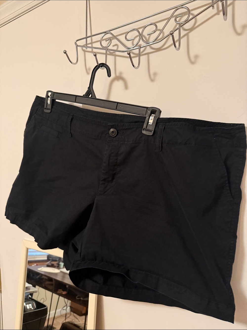 Old Navy Black Women's  Shorts - Classic Flat Front
